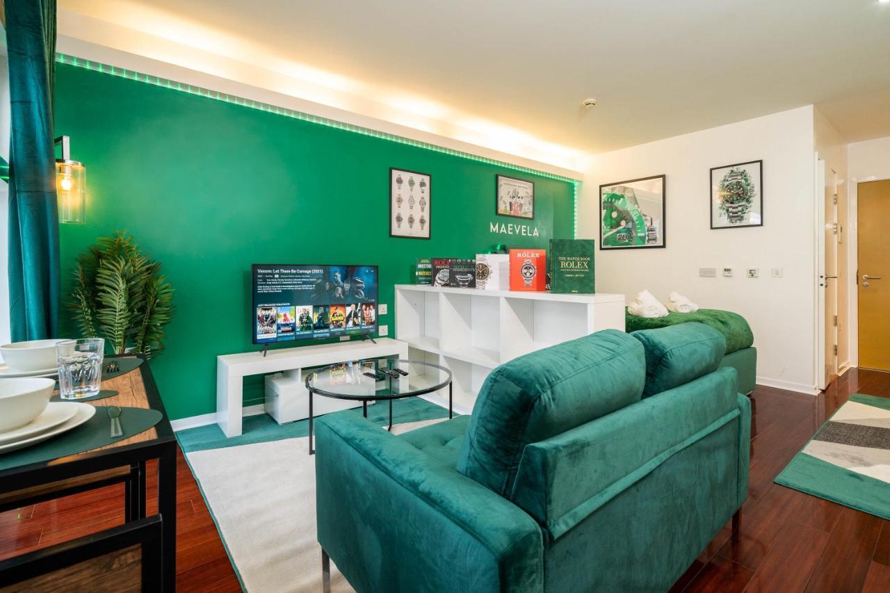 Maevela Apartments - Top Floor Rolex Themed Studio Apt Inside The Cube, Mailbox - Free Netflix & Wifi Birmingham Exteriör bild