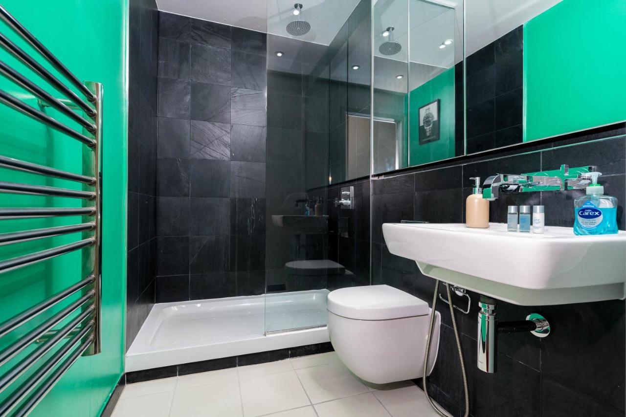 Maevela Apartments - Top Floor Rolex Themed Studio Apt Inside The Cube, Mailbox - Free Netflix & Wifi Birmingham Exteriör bild