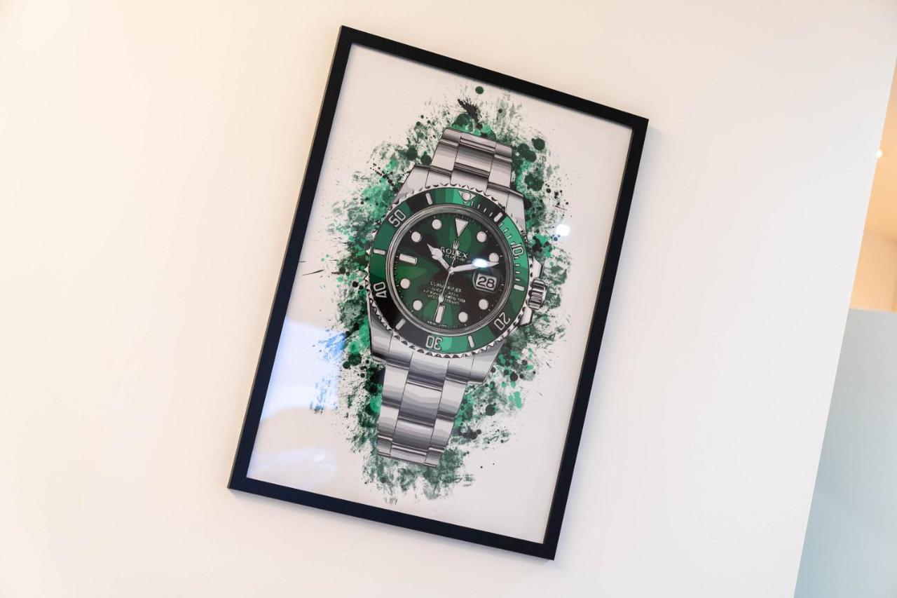 Maevela Apartments - Top Floor Rolex Themed Studio Apt Inside The Cube, Mailbox - Free Netflix & Wifi Birmingham Exteriör bild