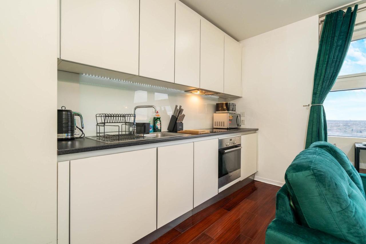 Maevela Apartments - Top Floor Rolex Themed Studio Apt Inside The Cube, Mailbox - Free Netflix & Wifi Birmingham Exteriör bild